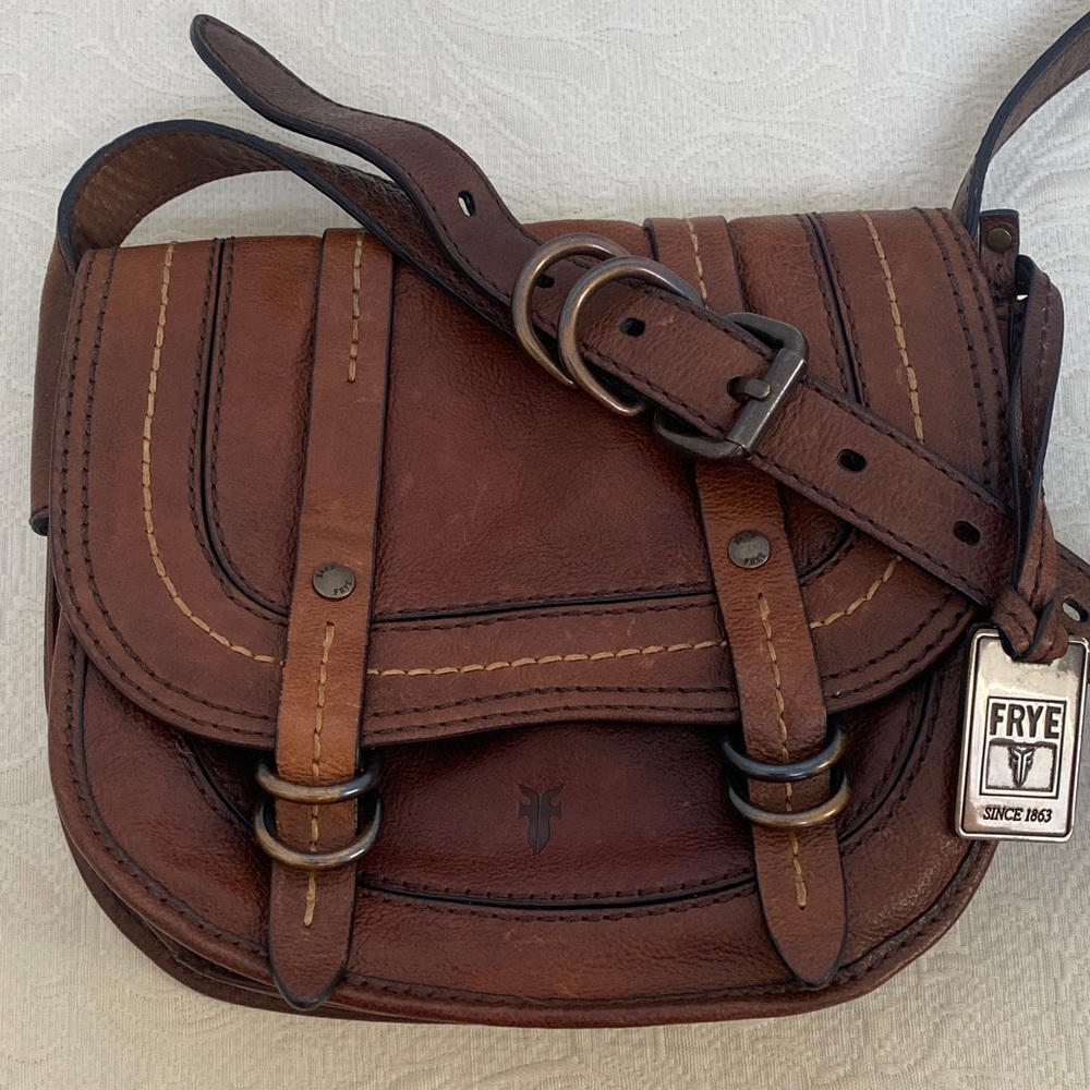 Frye Anna Saddle Brown PremiumLeather Crossbody Bag excellent preowned condition